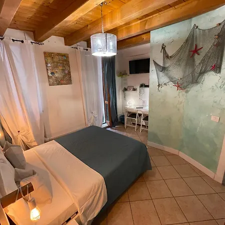 Affittacamere Vicolo 22 2*