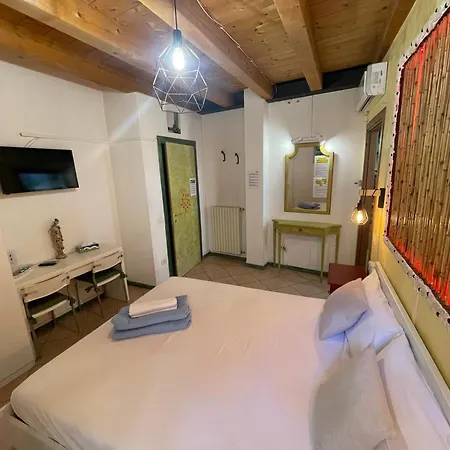 Πανσιόν Bb Vicolo 22 2*