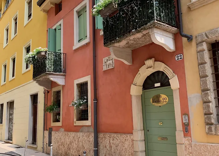 Bb Vicolo 22 بيت ضيافة 2*